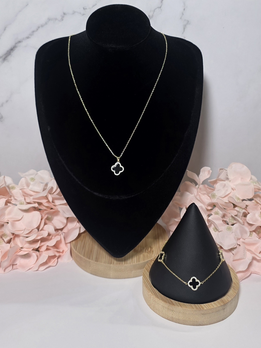 Isabella M - 18KT Gold Plated Clover  Necklace and Bracelet Set - Unbranded